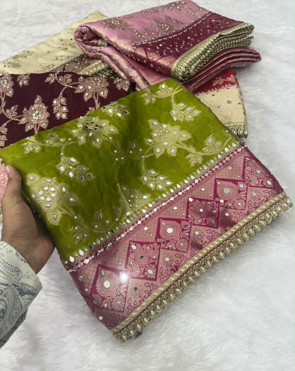 Banarasi Warm Silk Rose Jaal Saree