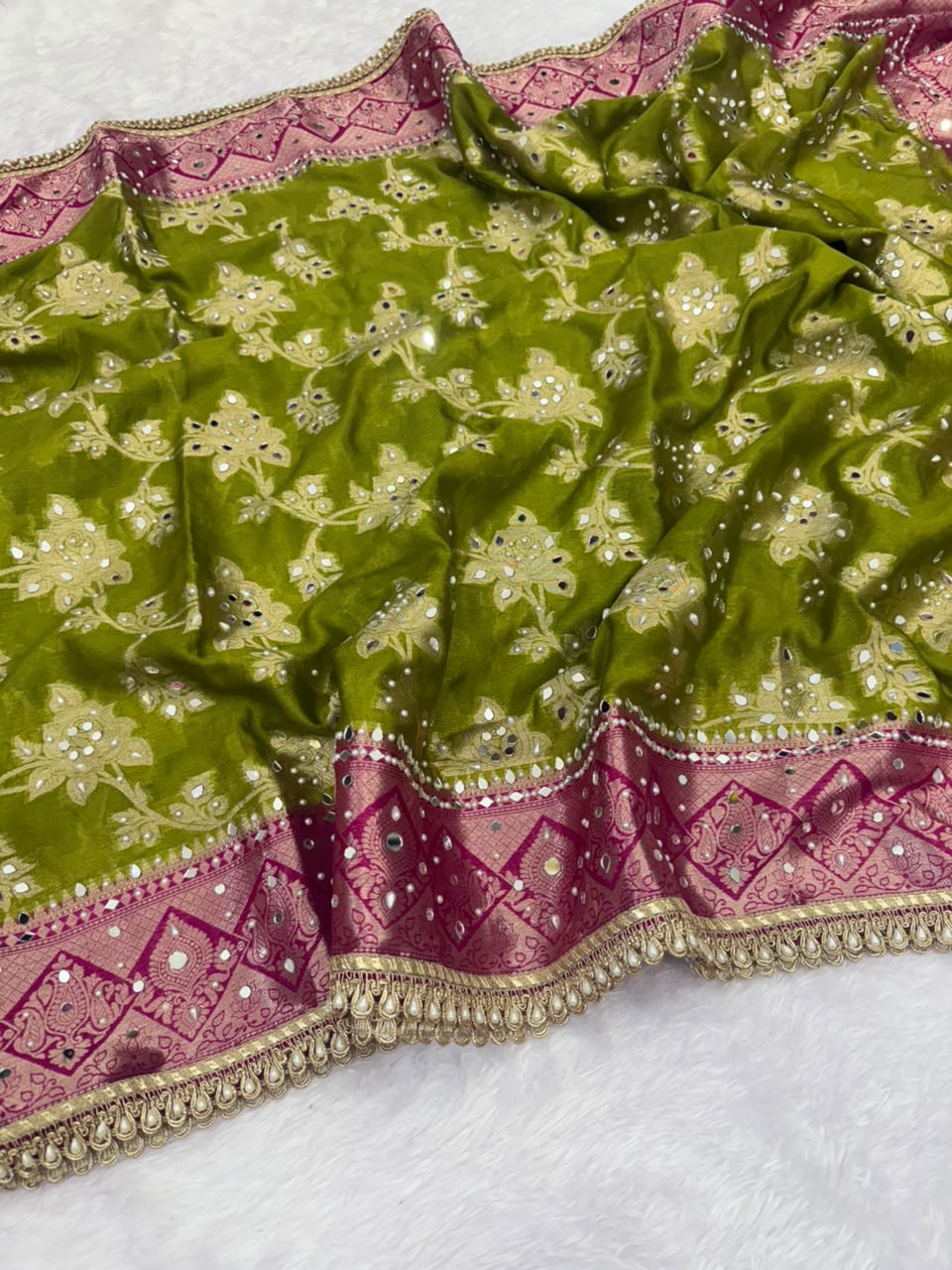Banarasi Warm Silk Rose Jaal Saree