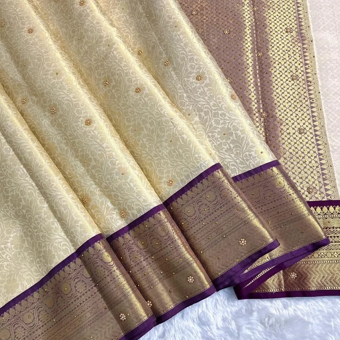 Banarasi Off-White Semi Silk Saree