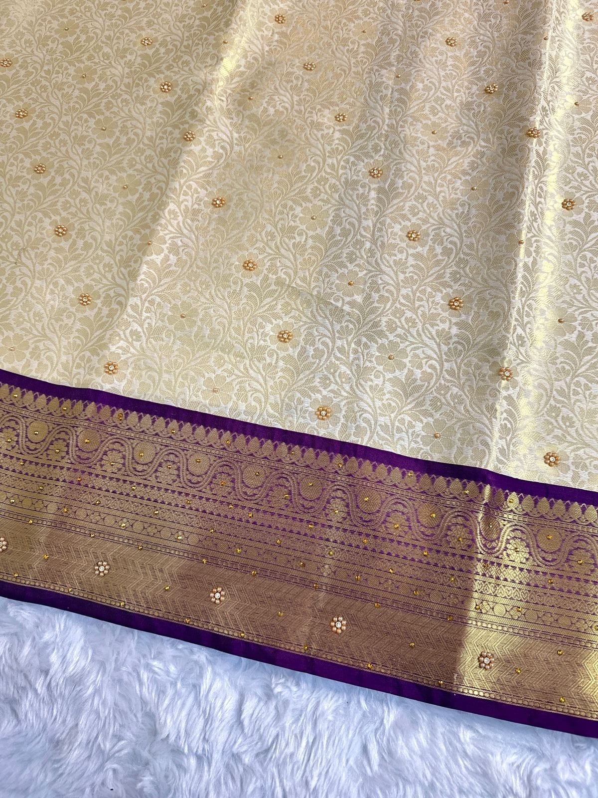Banarasi Off-White Semi Silk Saree