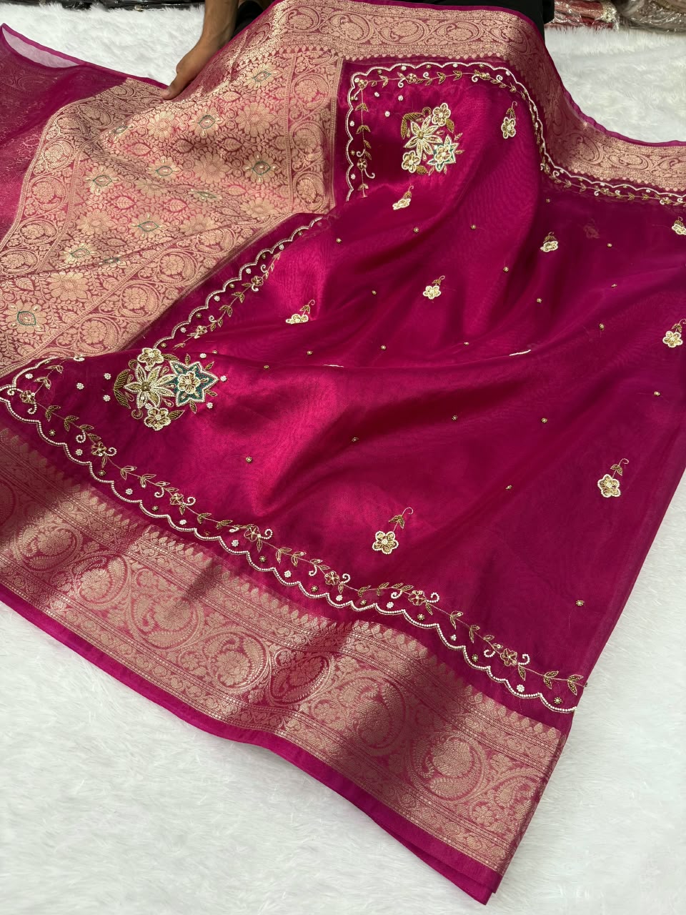 Premium Banarasi Floral Handwork Tissue Saree